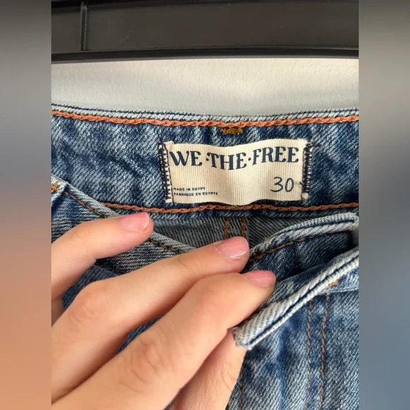 NWOT We The Free Final Countdown Low Rise Cuffed Boyfriend Jeans size 30 - Picture 3 of 6